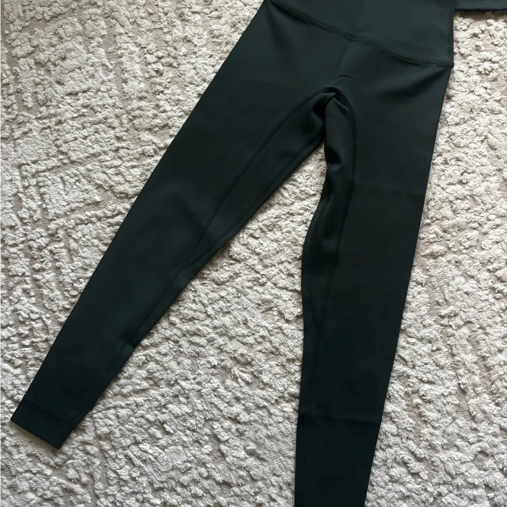 SET Active Limited Edition LUXFORM Forest Green Activewear Set (Size XS) - Picture 4 of 7